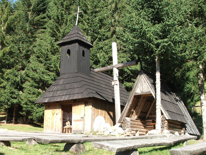 Kaplica św. Jana Chrzciciela na Polanie Chochołowskiej. Fot. Wikimedia Commons / Opioła Jerzy / CC BY-SA 3.0