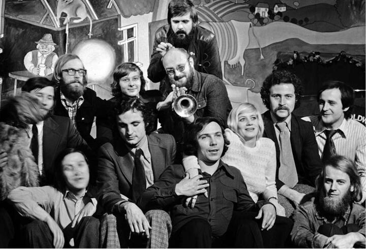 Tey w pierwszy latach działalności